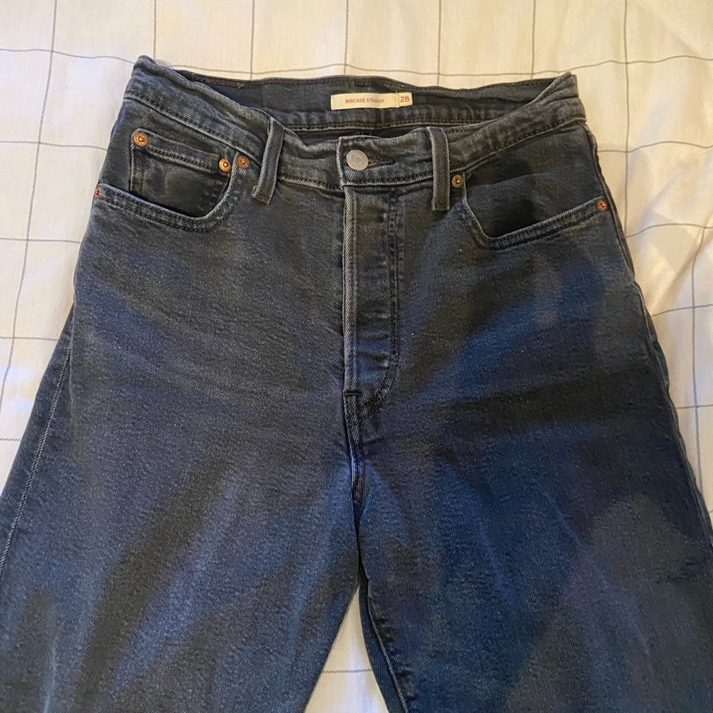 Levi’s Ribcage Straight denim jeans